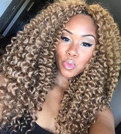 curly blonde crochet hair